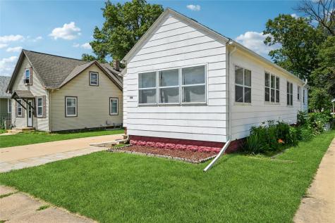 416 34th Street NE Cedar Rapids IA 52402