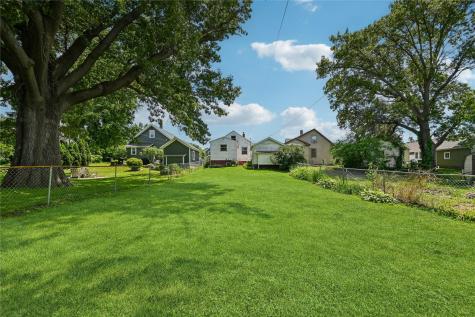 416 34th Street NE Cedar Rapids IA 52402
