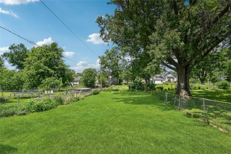 416 34th Street NE Cedar Rapids IA 52402