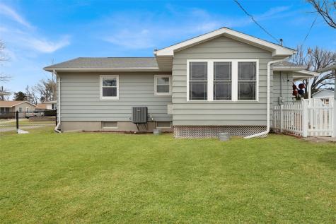 1645 A Avenue Marion IA 52302