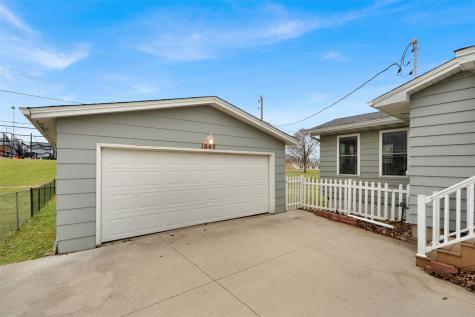 1645 A Avenue Marion IA 52302
