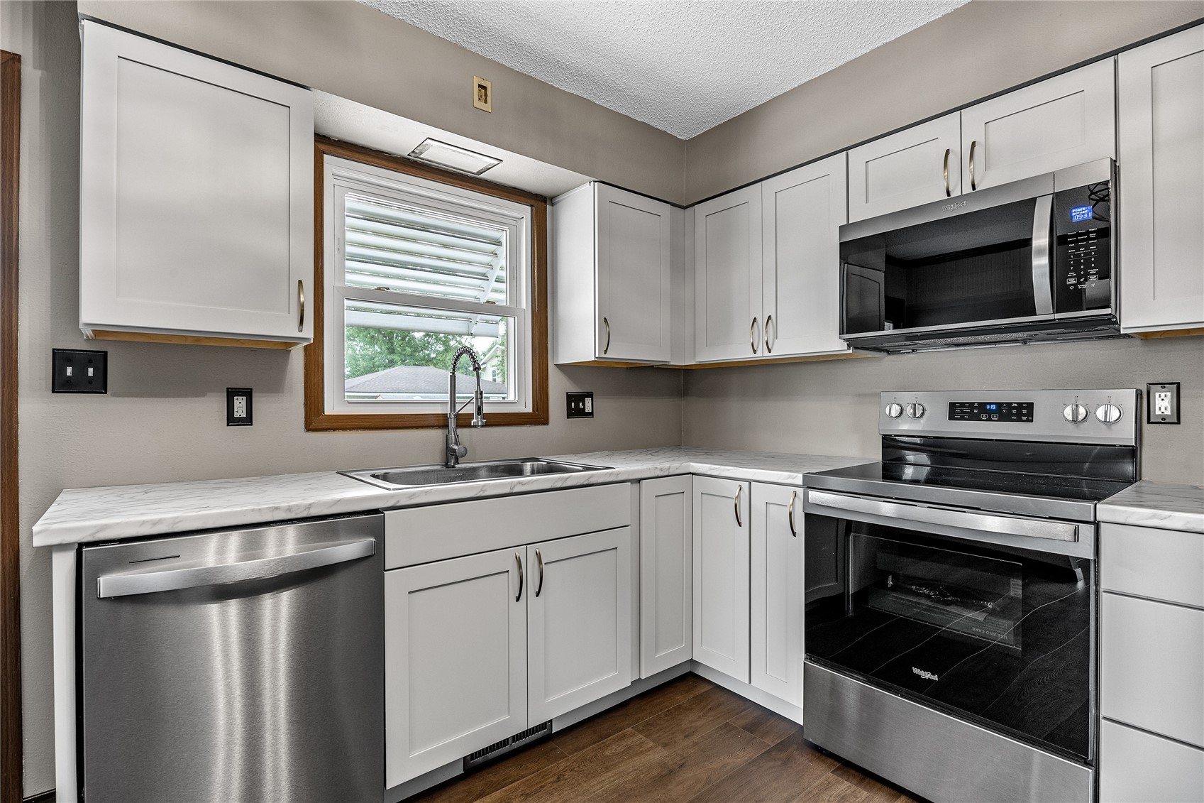 7405 Beverly Road SW Fairfax IA 52228
