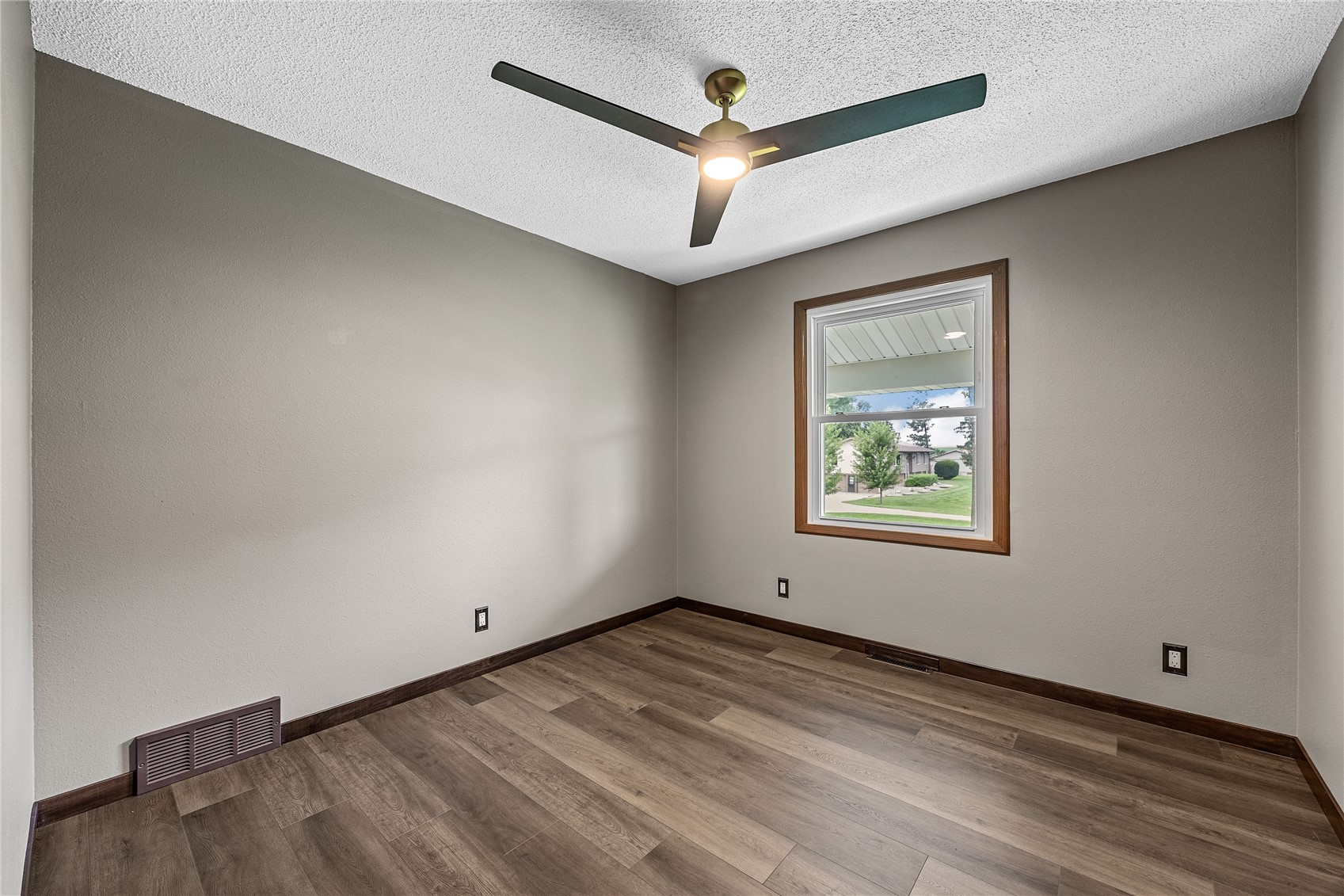 7405 Beverly Road SW Fairfax IA 52228