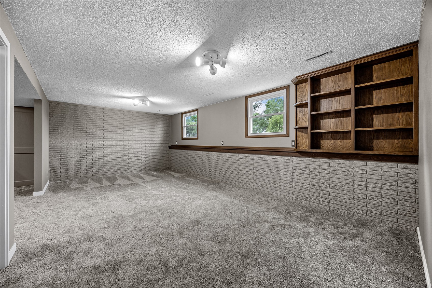 7405 Beverly Road SW Fairfax IA 52228