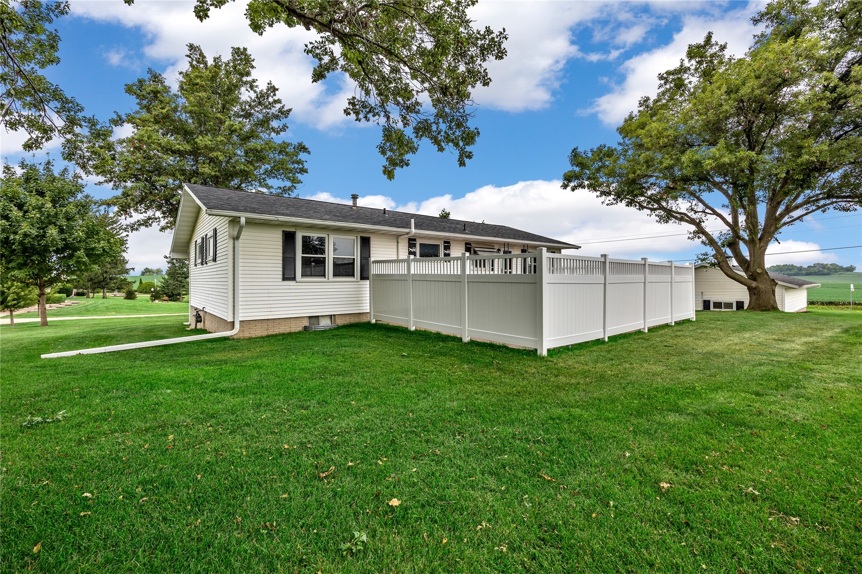 7405 Beverly Road SW Fairfax IA 52228