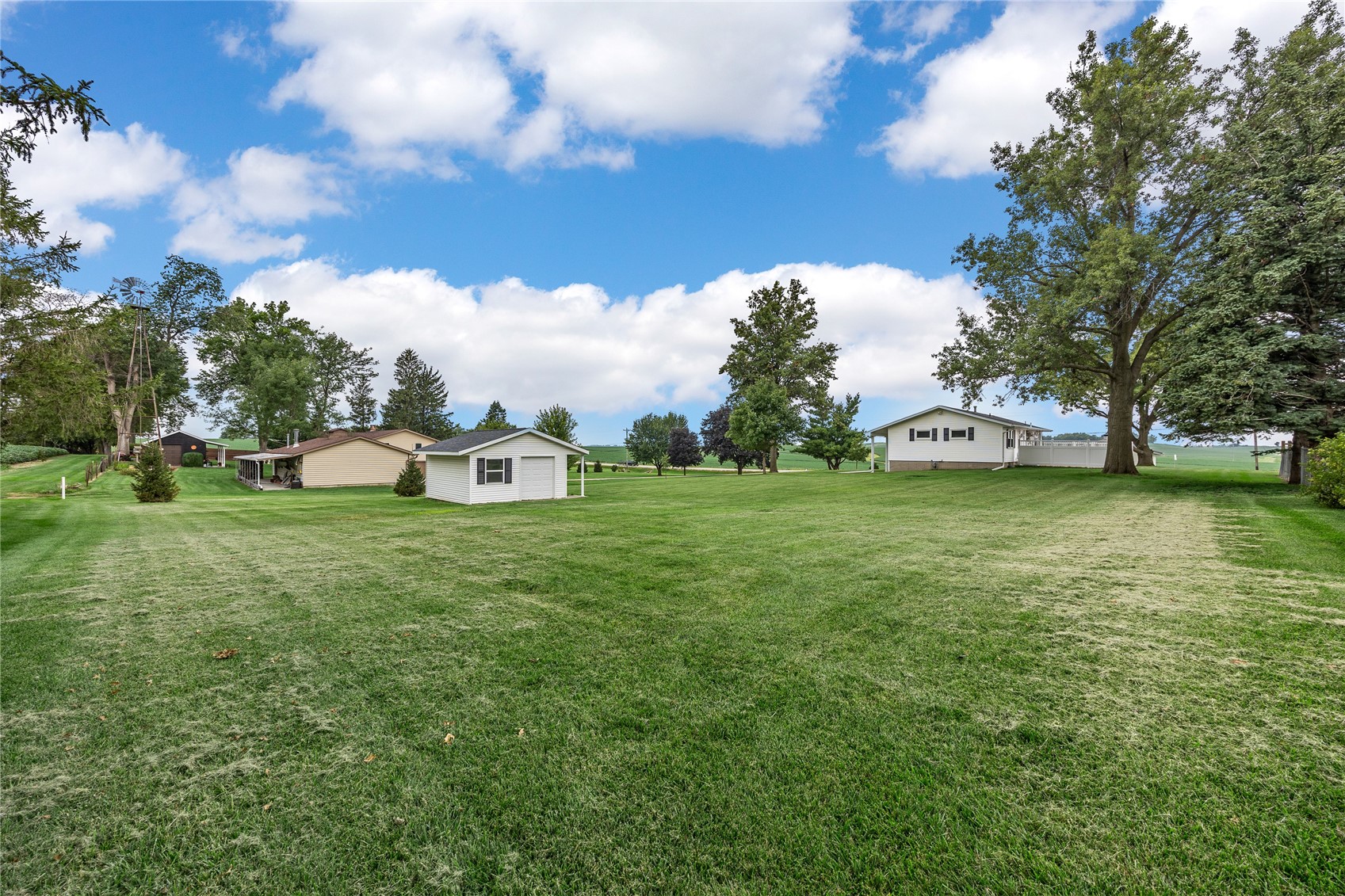 7405 Beverly Road SW Fairfax IA 52228