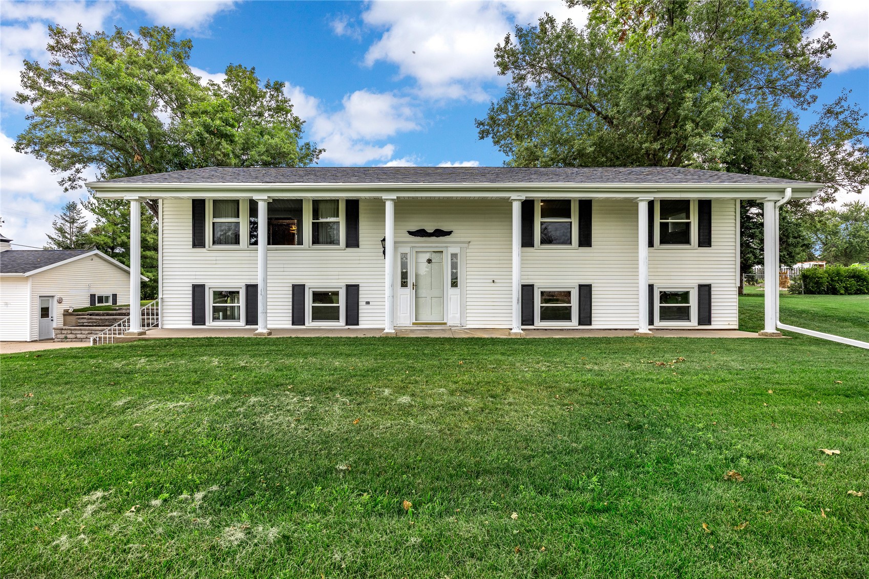 7405 Beverly Road SW Fairfax IA 52228