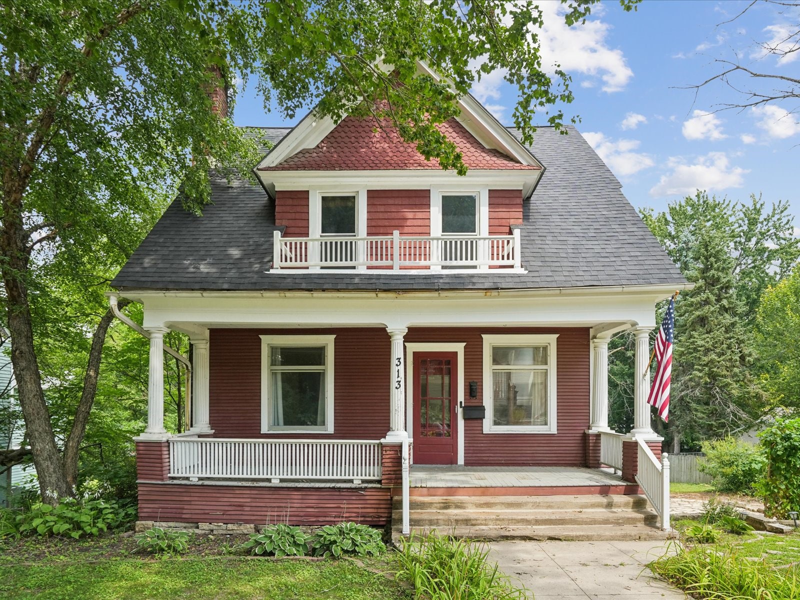 313 2nd Street NW Mt Vernon IA 52314