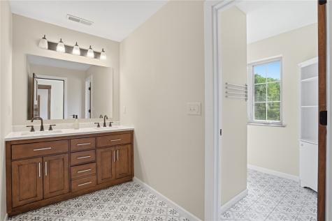 981 44th Street SE Cedar Rapids IA 52403