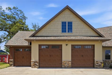 981 44th Street SE Cedar Rapids IA 52403