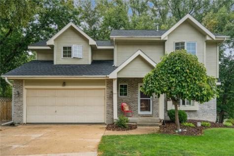 4811 Willowbend Road NE Cedar Rapids IA 52411