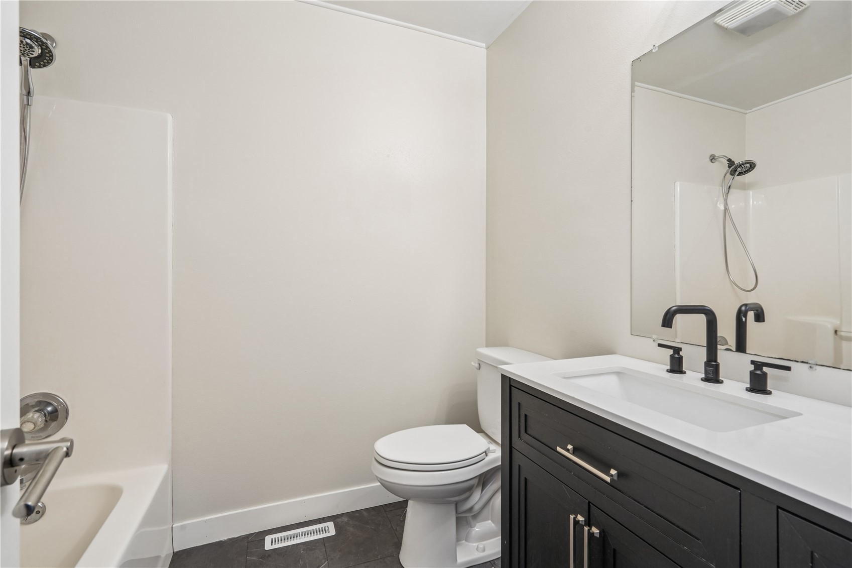 425 3rd Street SW Swisher IA 52338