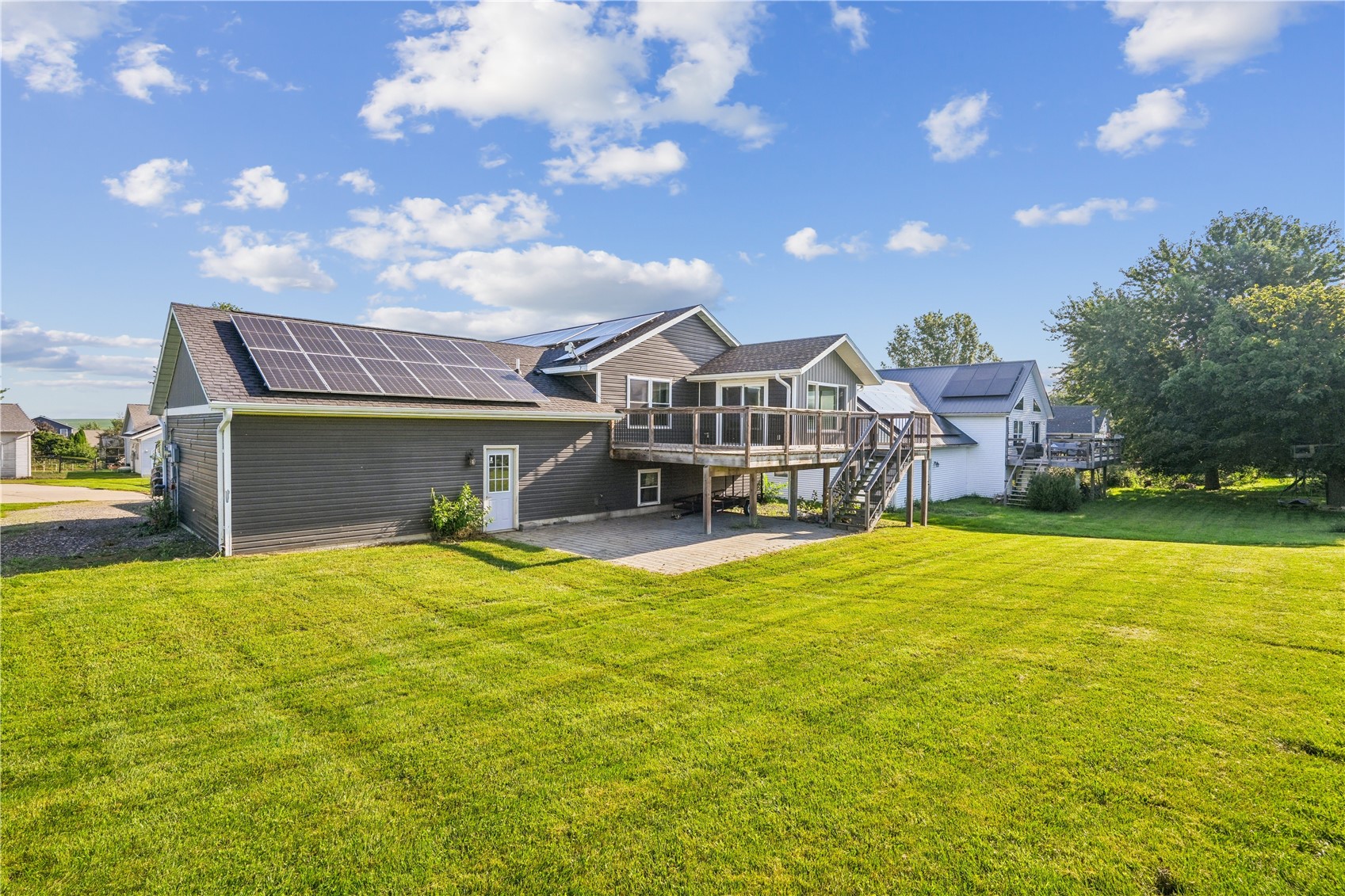 425 3rd Street SW Swisher IA 52338