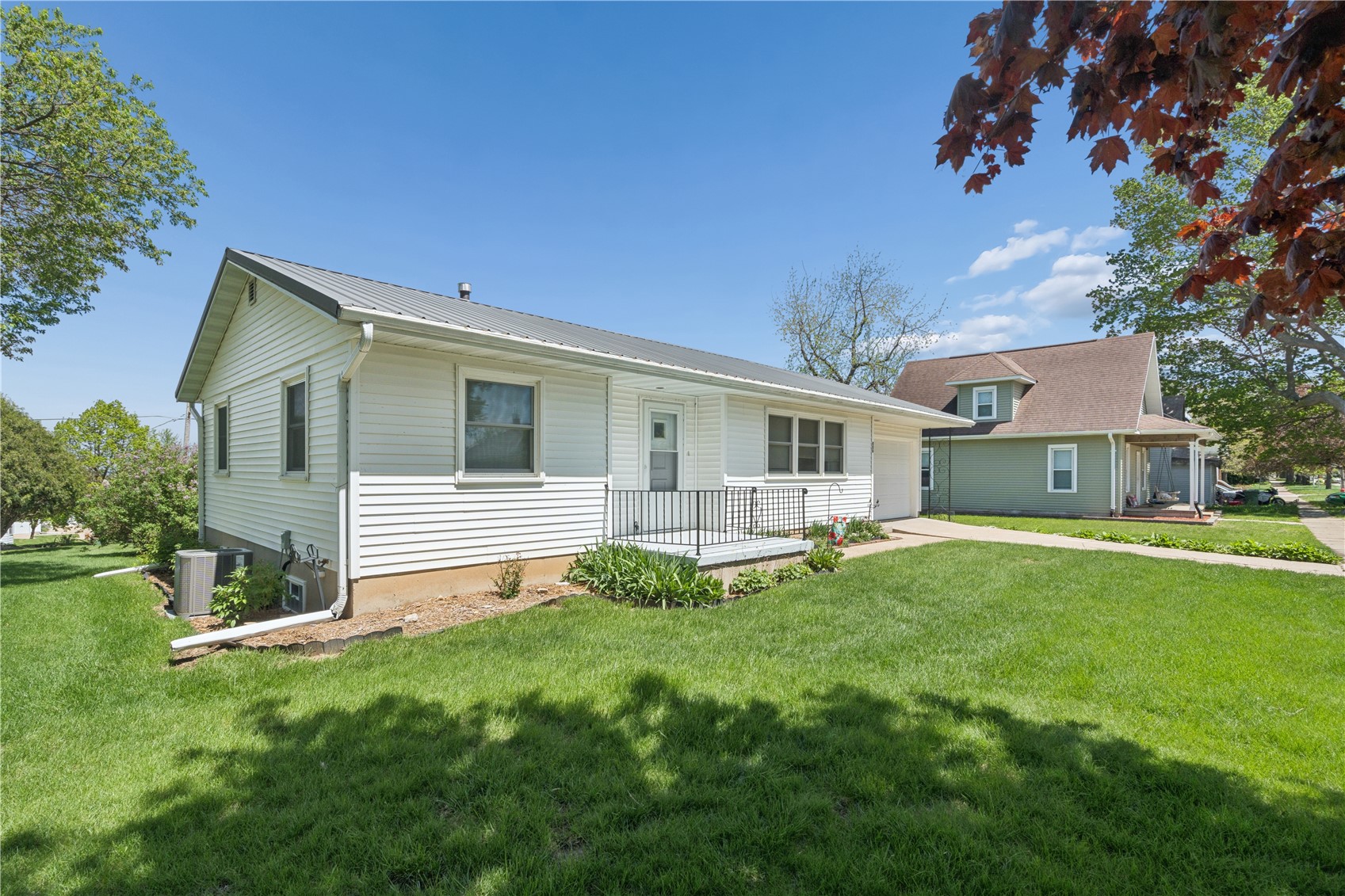406 W 1st Street Mechanicsville IA 52306