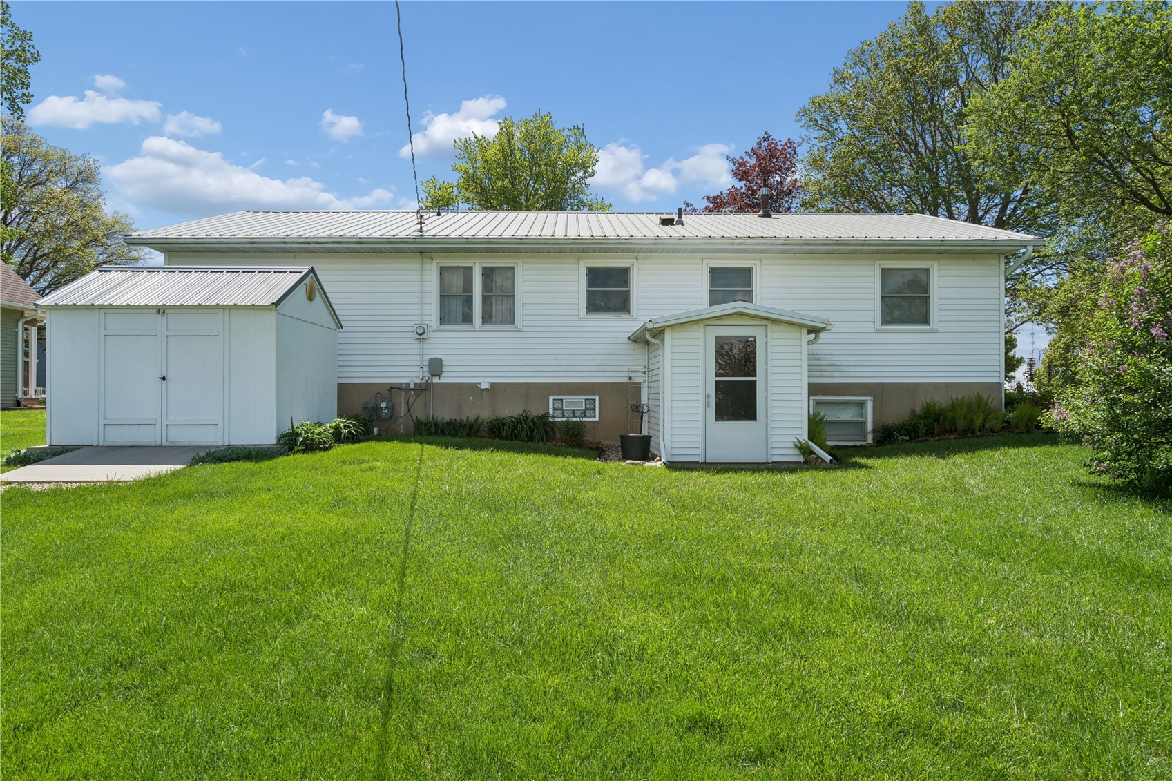 406 W 1st Street Mechanicsville IA 52306