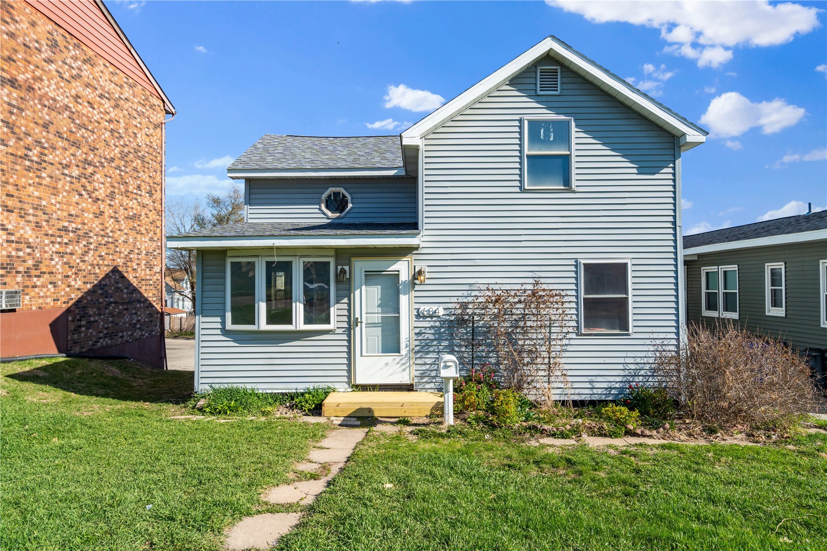 Cedar Rapids IA, 634 16TH Avenue SW
