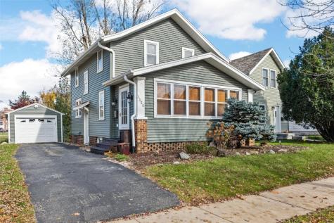 1320 Hinkley Avenue NW Cedar Rapids IA 52405