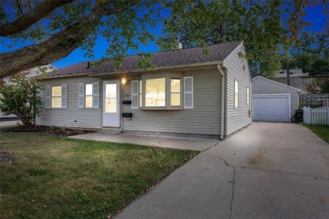 2437 9th Avenue SW Cedar Rapids IA 52404