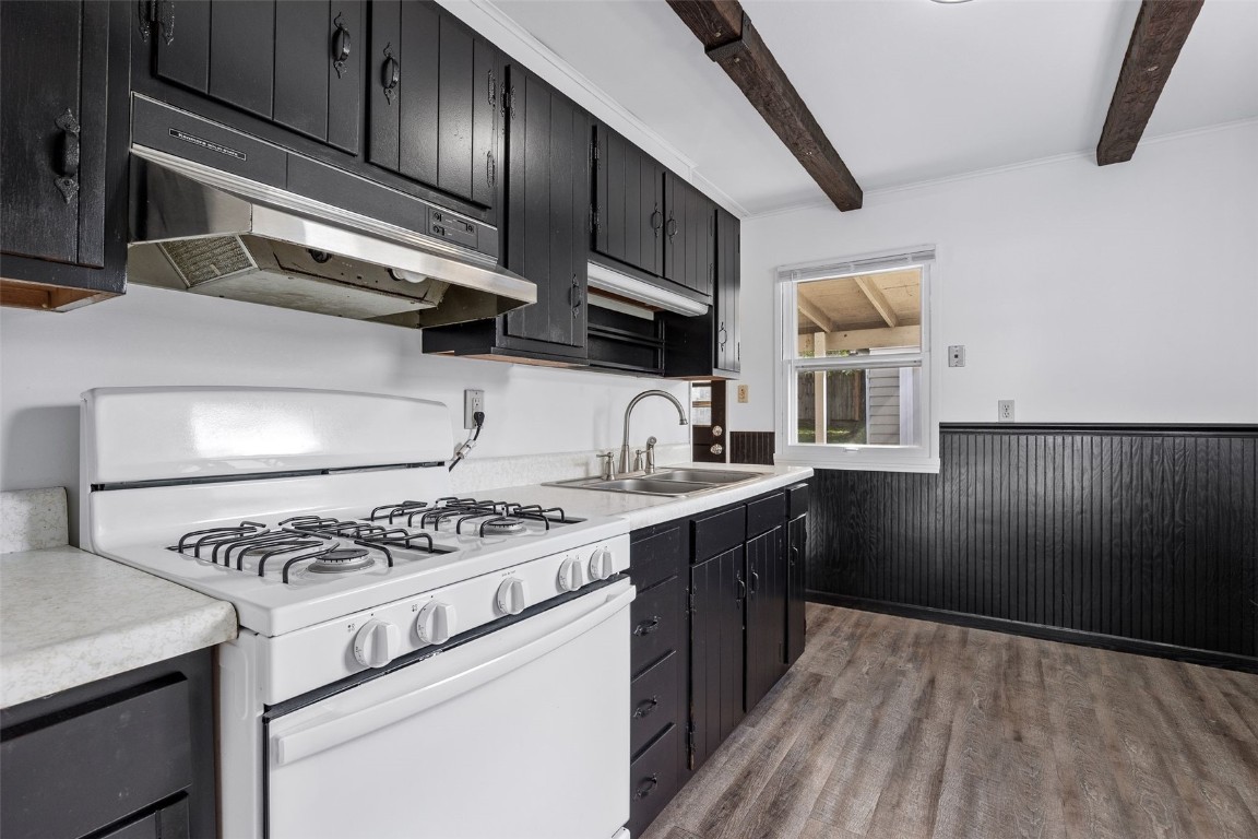 2437 9th Avenue SW Cedar Rapids IA 52404
