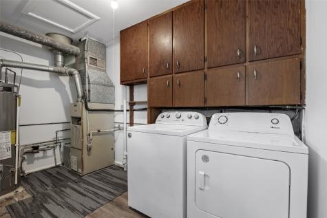 2437 9th Avenue SW Cedar Rapids IA 52404