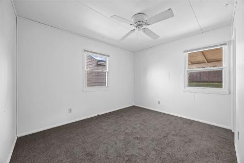 2437 9th Avenue SW Cedar Rapids IA 52404
