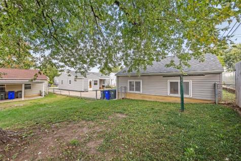 2437 9th Avenue SW Cedar Rapids IA 52404