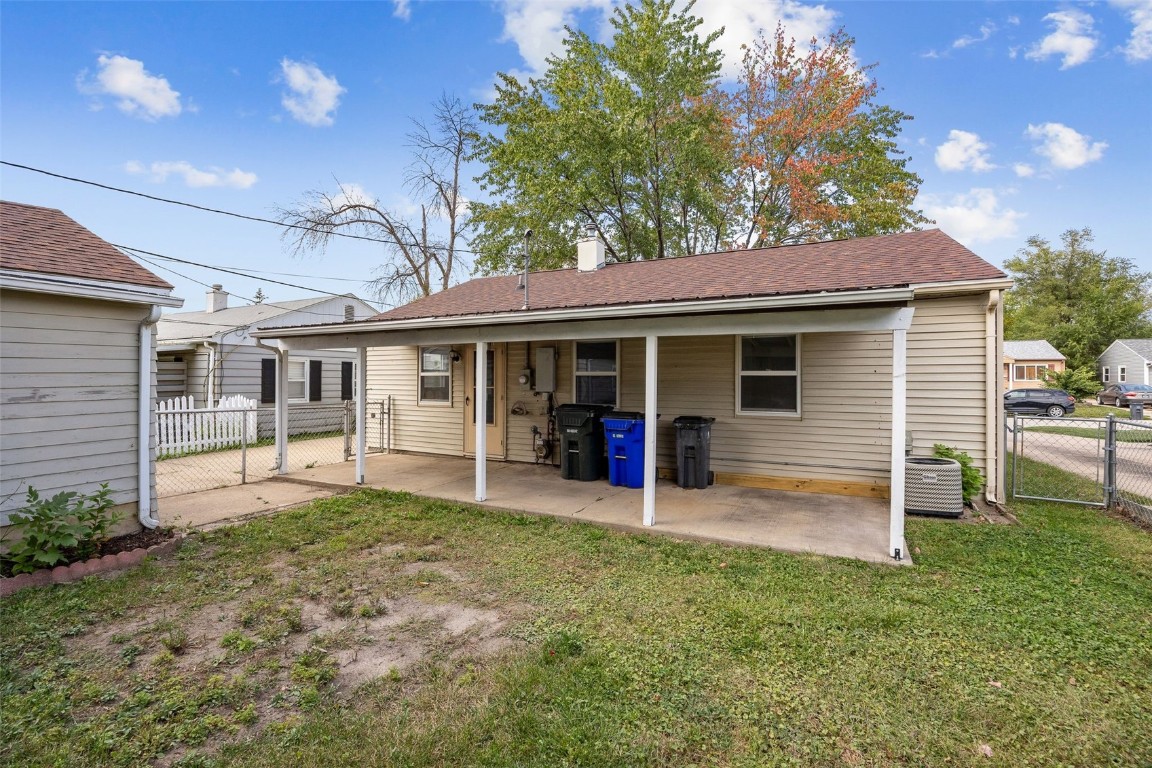 2437 9th Avenue SW Cedar Rapids IA 52404