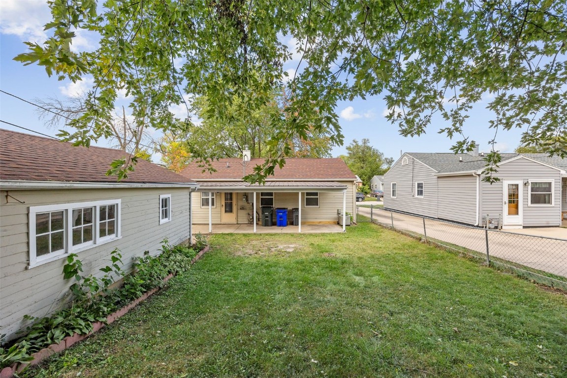 2437 9th Avenue SW Cedar Rapids IA 52404