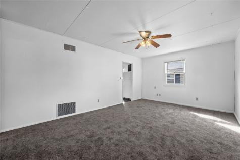 2437 9th Avenue SW Cedar Rapids IA 52404