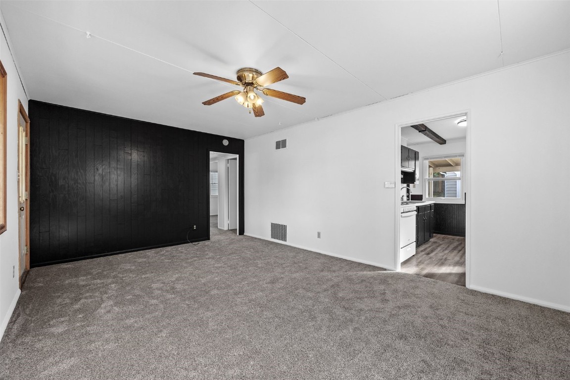 2437 9th Avenue SW Cedar Rapids IA 52404