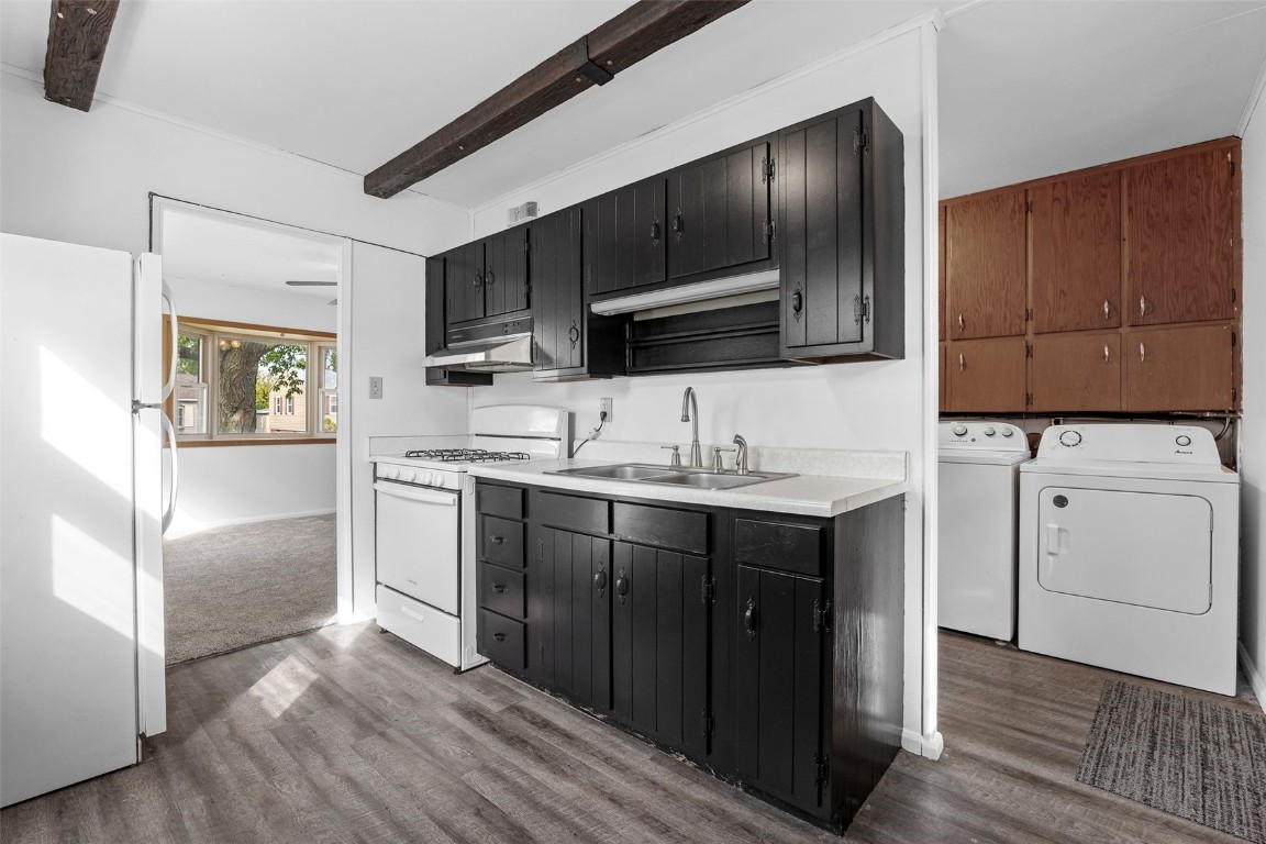2437 9th Avenue SW Cedar Rapids IA 52404