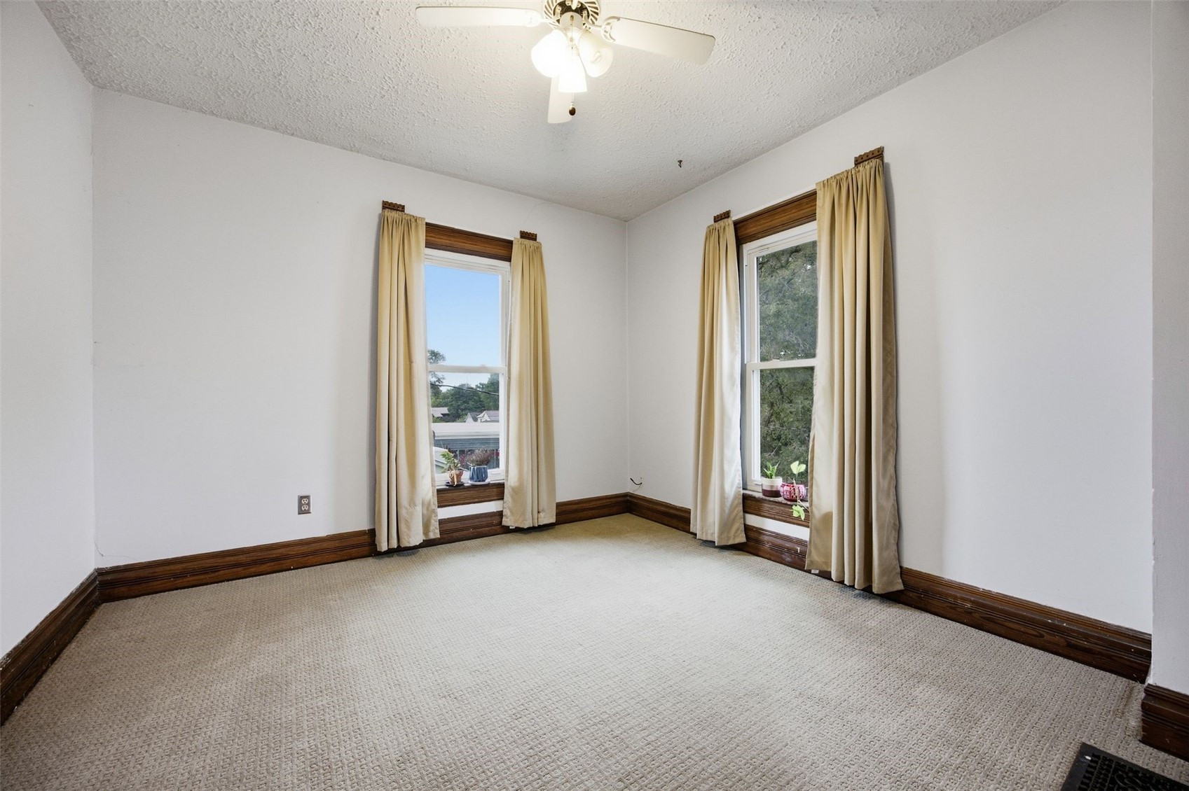 308 E 6th Street West Liberty IA 52776