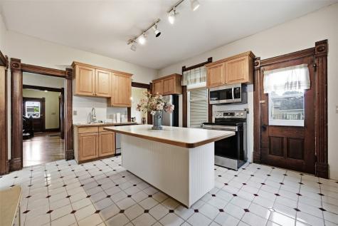 308 E 6th Street West Liberty IA 52776