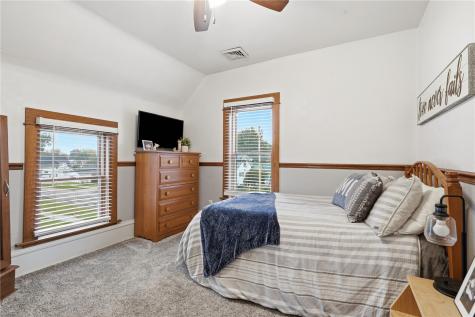 2002 2nd Street SW Cedar Rapids IA 52404