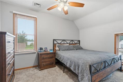 2002 2nd Street SW Cedar Rapids IA 52404