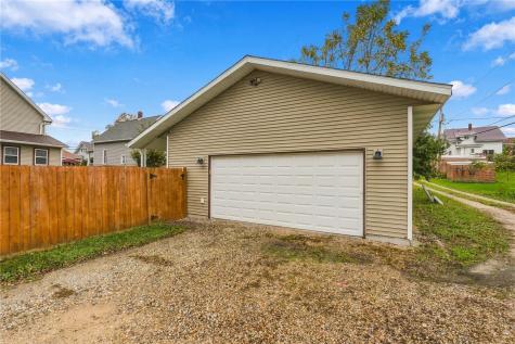 2002 2nd Street SW Cedar Rapids IA 52404