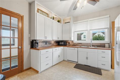 2002 2nd Street SW Cedar Rapids IA 52404