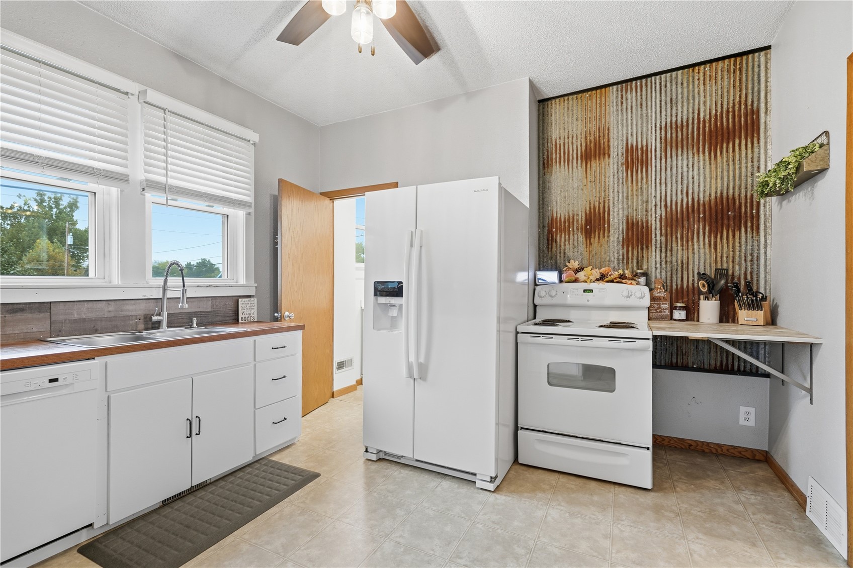 2002 2nd Street SW Cedar Rapids IA 52404