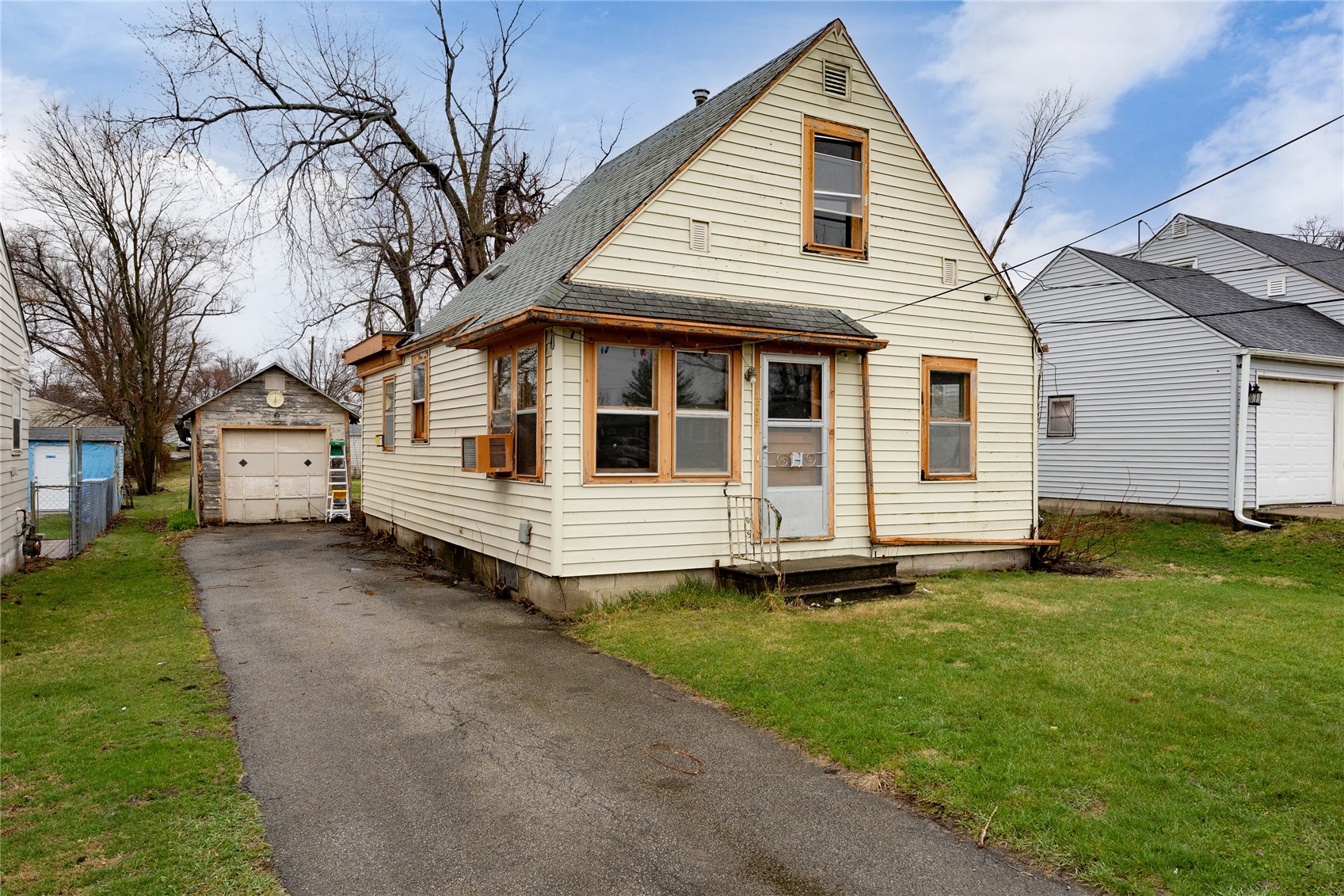 1205 33rd Street NE Cedar Rapids IA 52402
