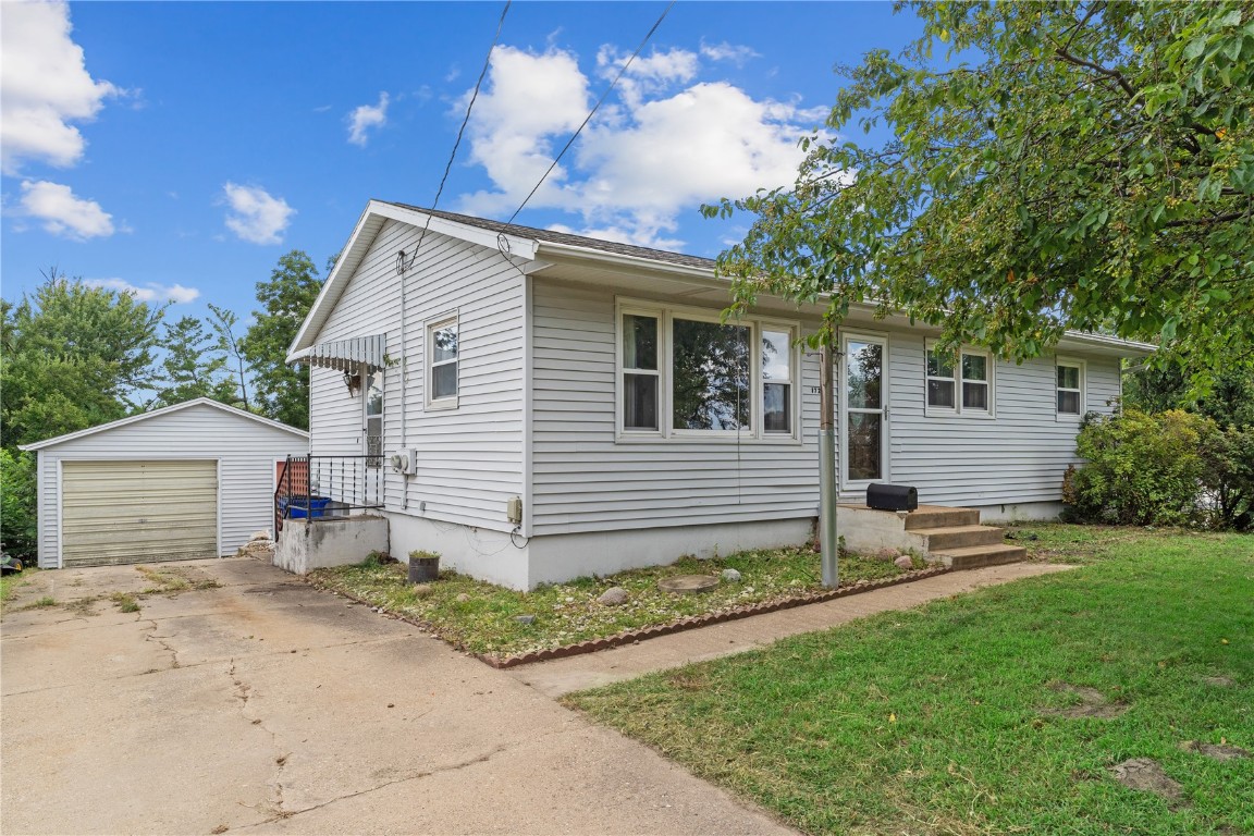 1721 34th Street NE Cedar Rapids IA 52402