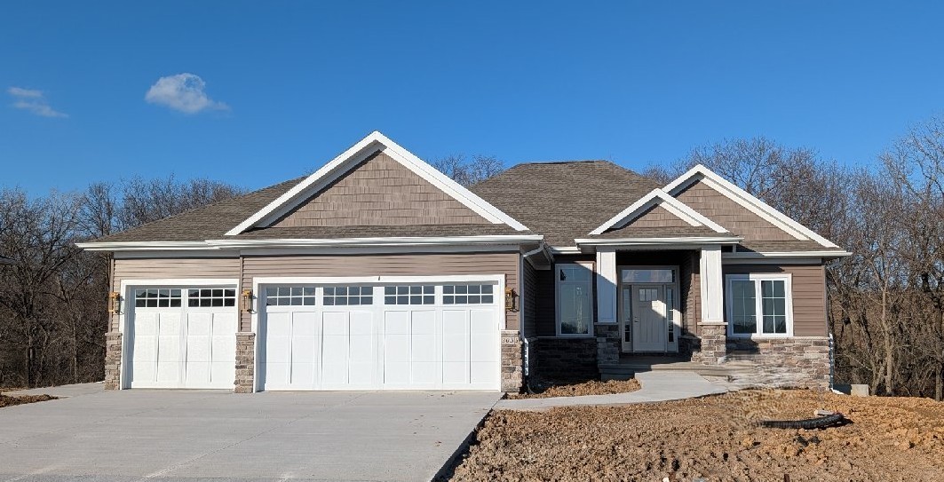3055 Ridgeview Circle Coralville IA 52241