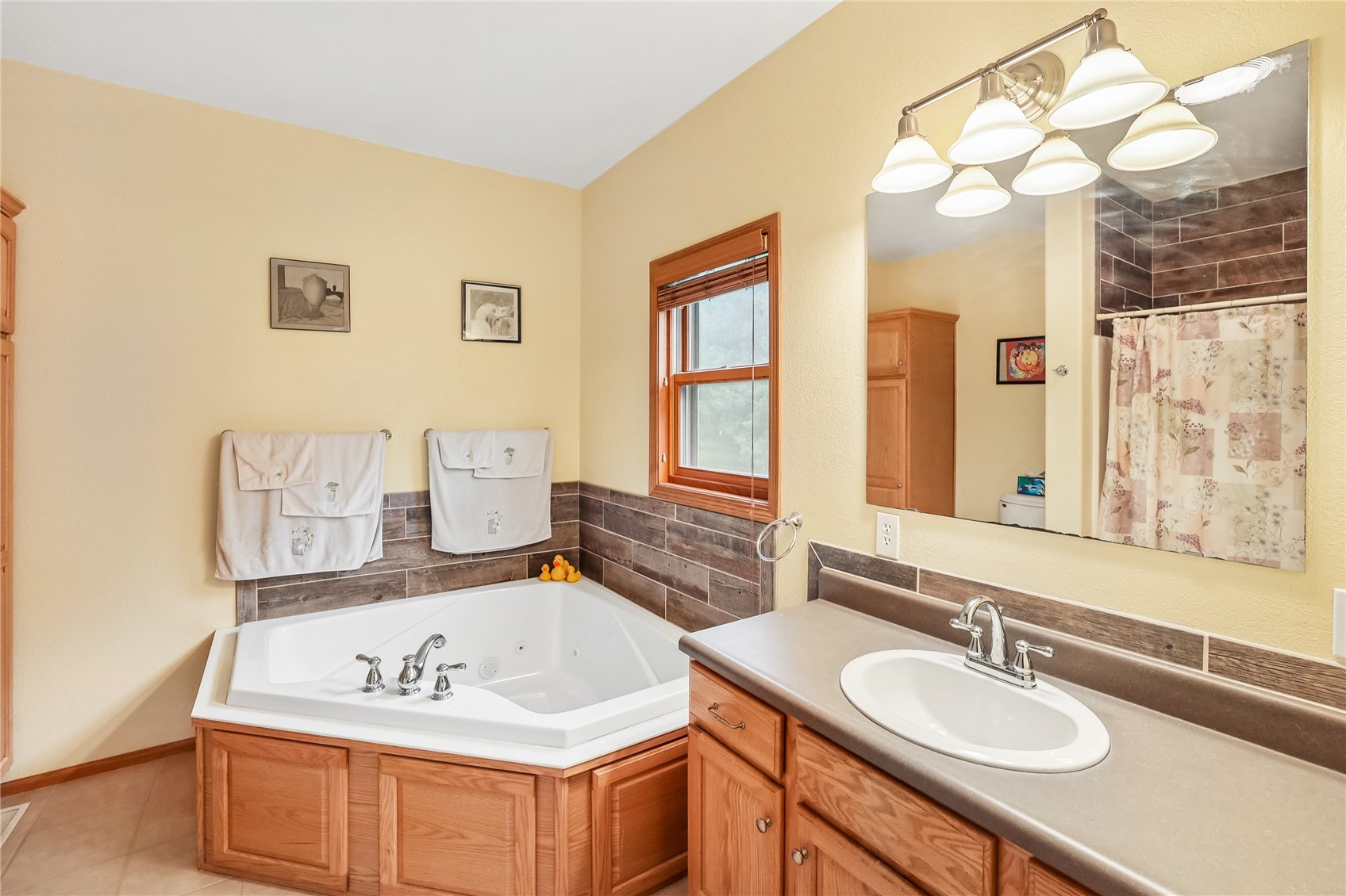 5712 22nd Avenue Drive Vinton IA 52349