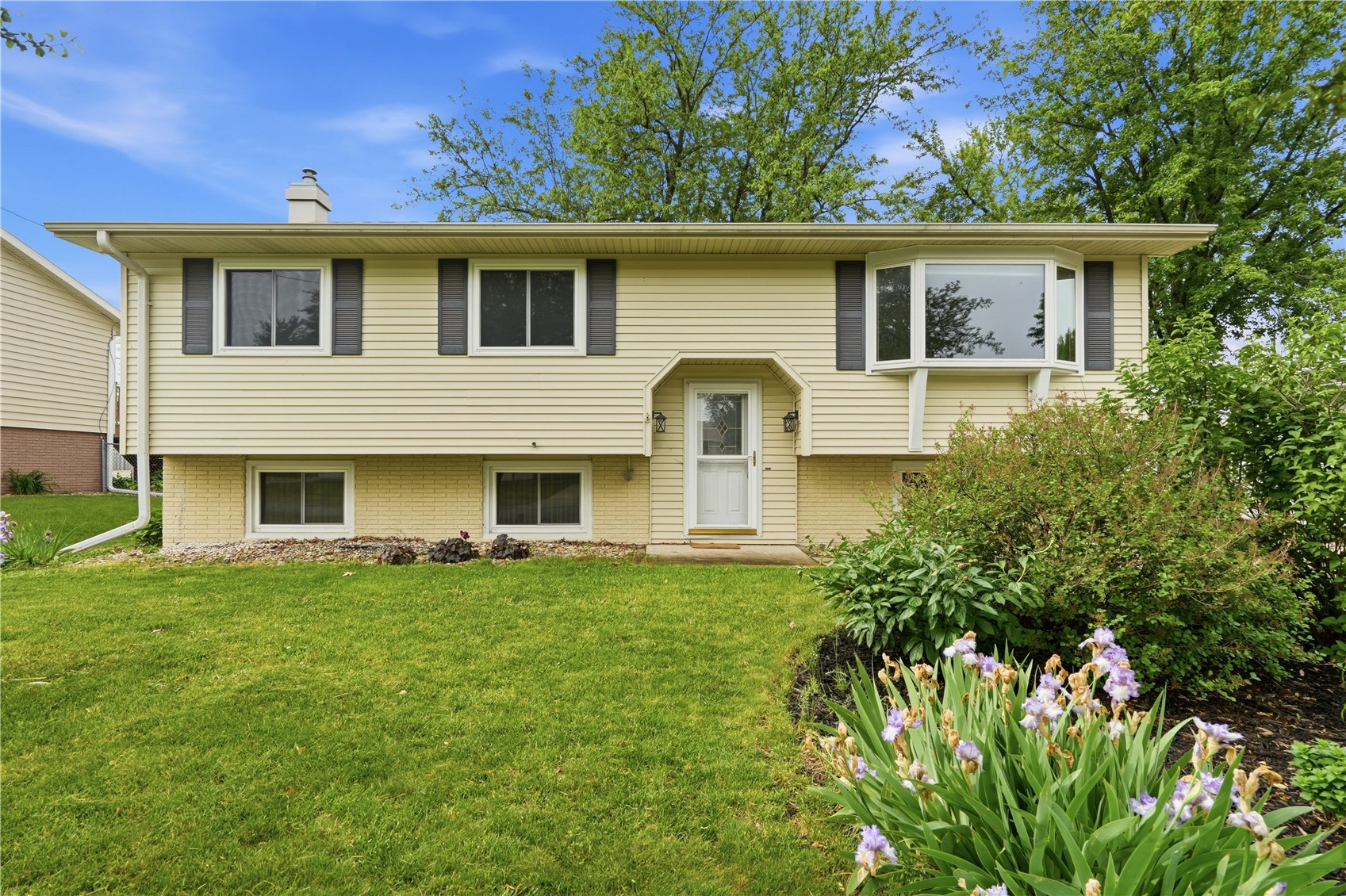 Hiawatha IA, 1069 Emmons Street