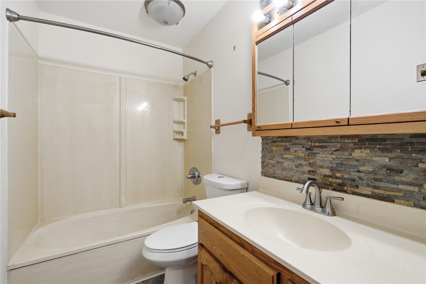 1069 Emmons Street Hiawatha IA 52233