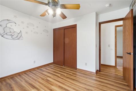 1069 Emmons Street Hiawatha IA 52233