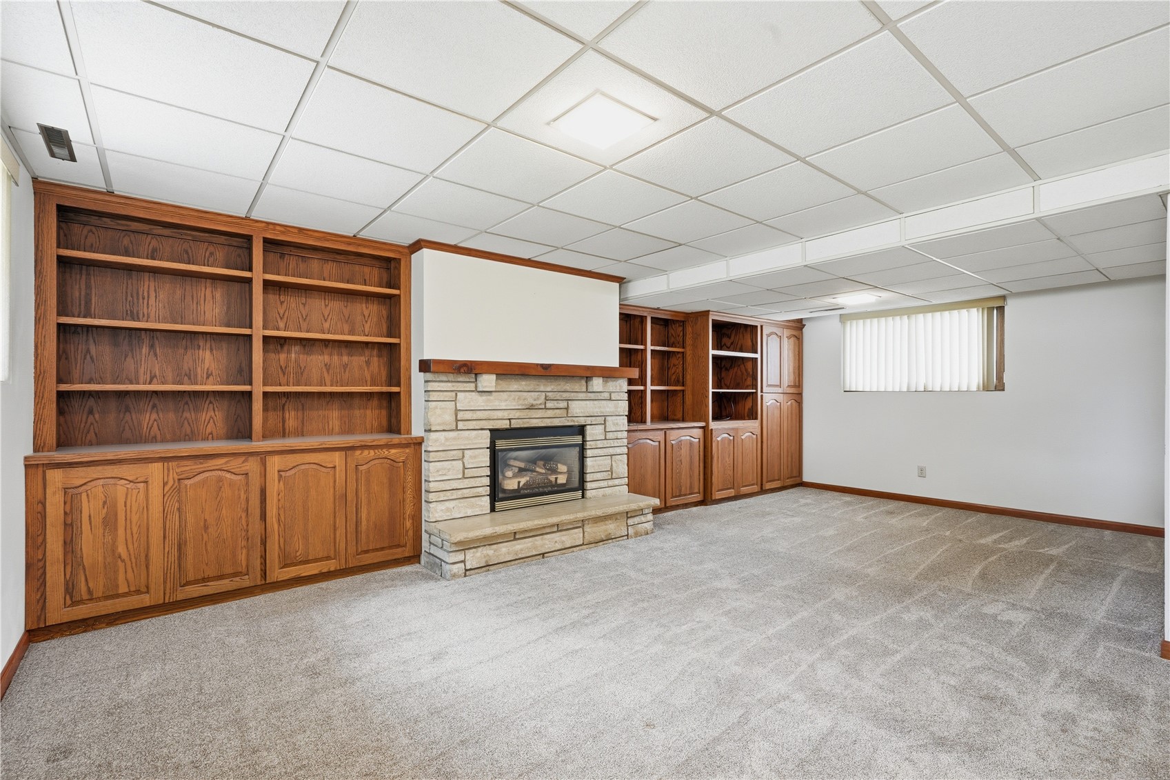 1069 Emmons Street Hiawatha IA 52233