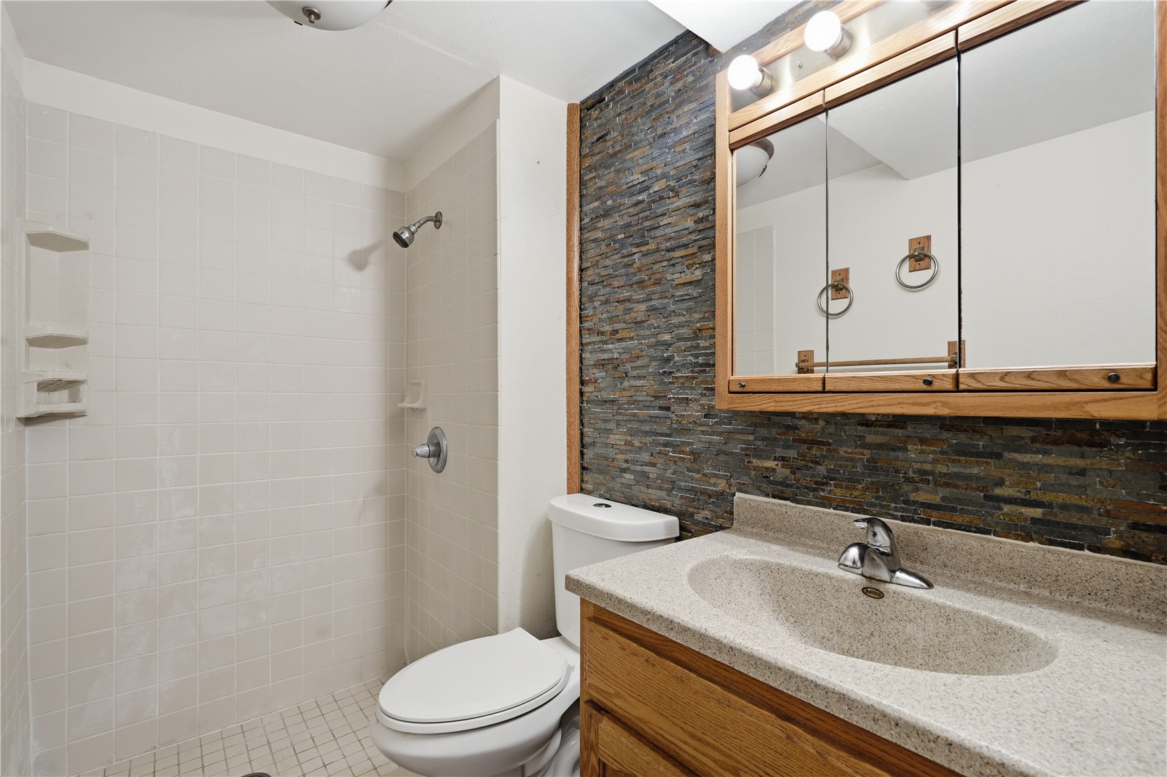 1069 Emmons Street Hiawatha IA 52233