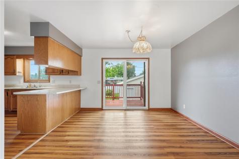 1069 Emmons Street Hiawatha IA 52233
