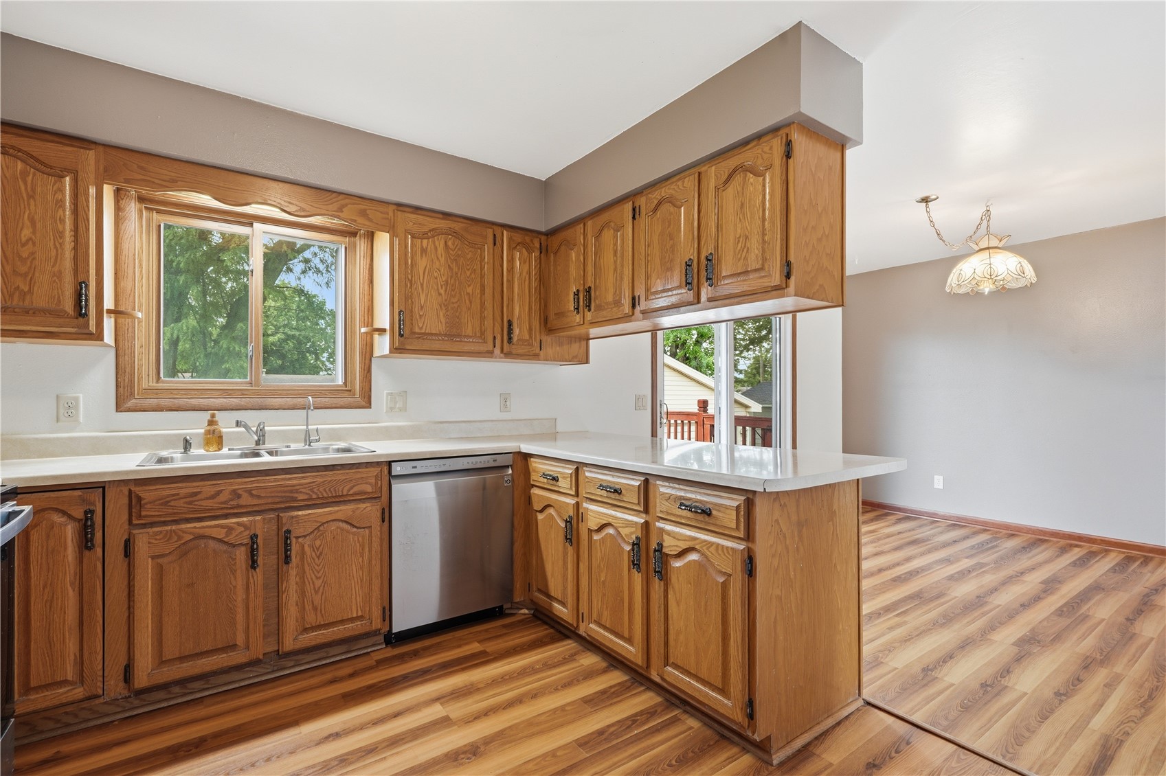 1069 Emmons Street Hiawatha IA 52233