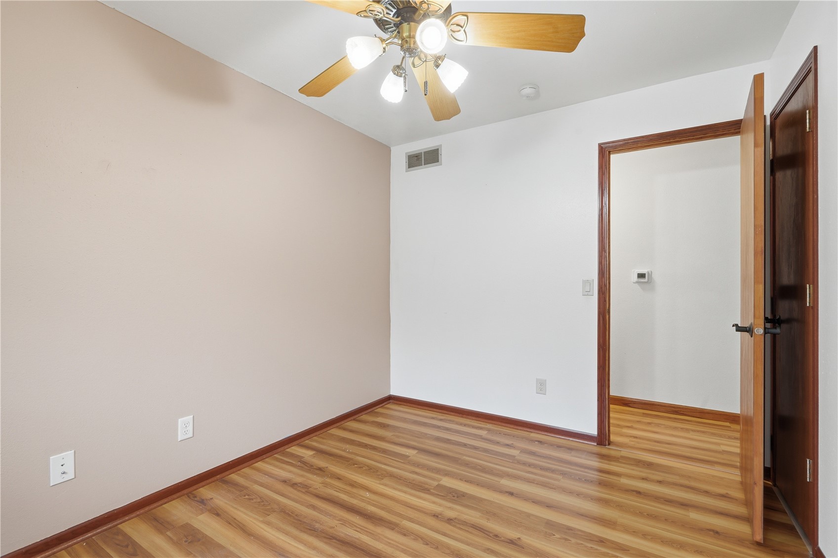 1069 Emmons Street Hiawatha IA 52233